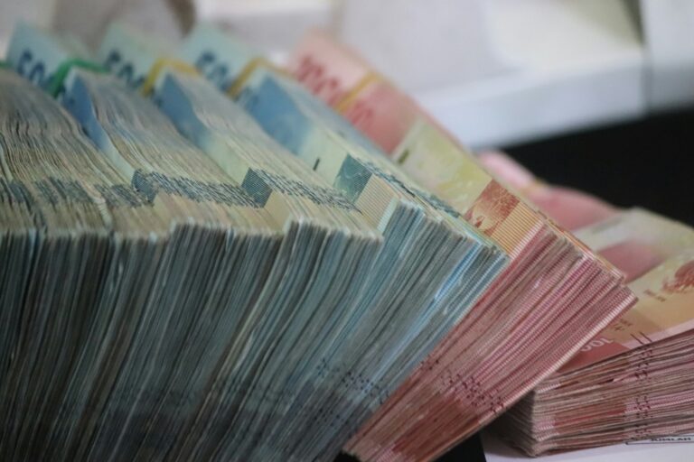 How to Make Money Every Day Trading Options